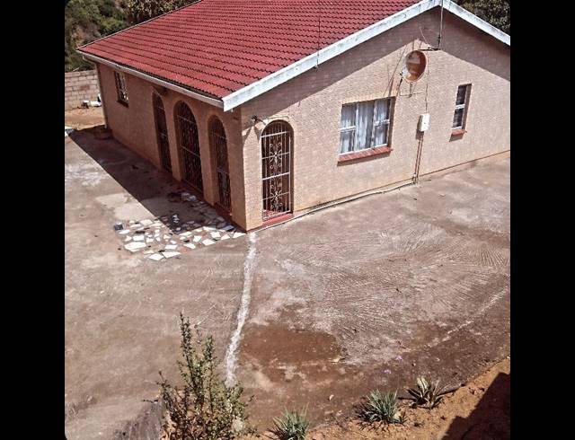 3 BEDROOM HOUSE FOR SALE IN UMLAZI Z